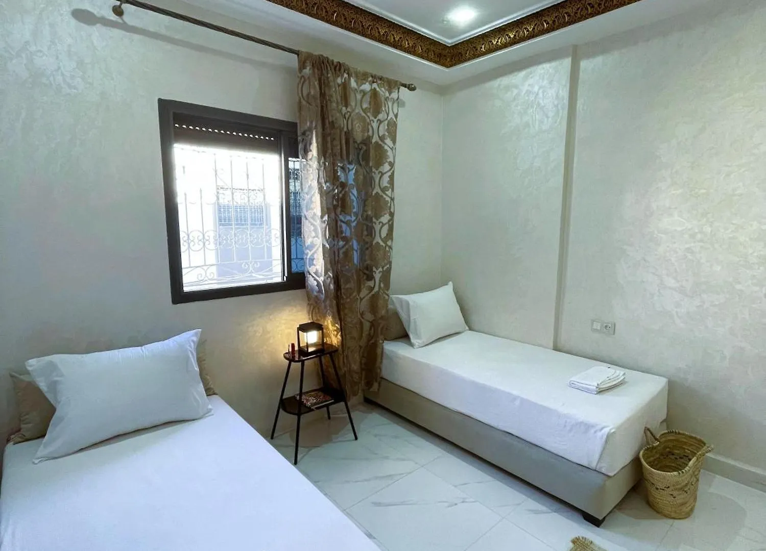 شقه معاصره ب لمسة مغربيه في فاس Apartment 0*, Fes