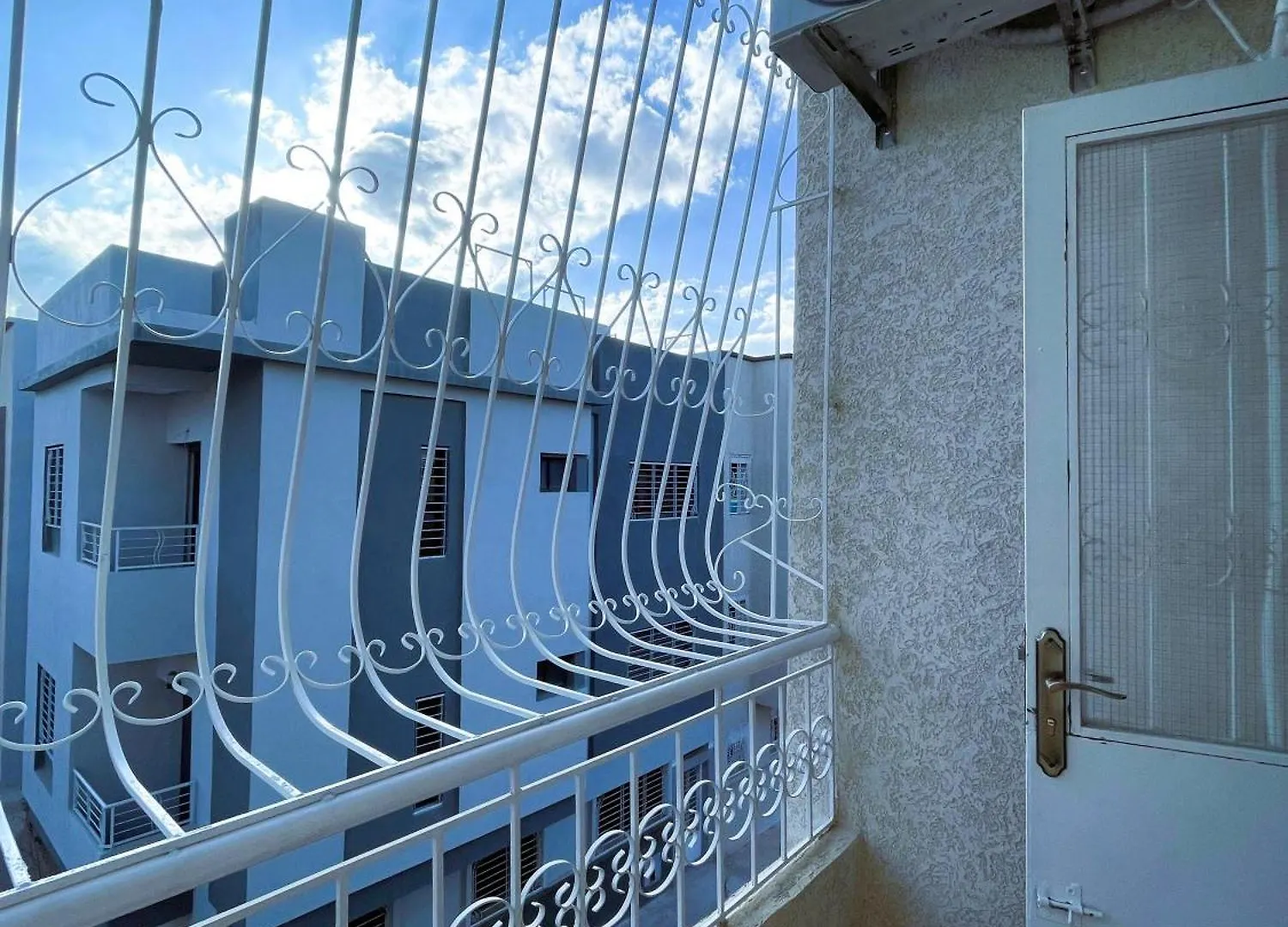 شقه معاصره ب لمسة مغربيه في فاس Apartment  Fes