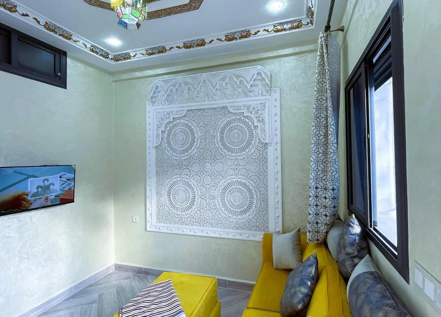 شقه معاصره ب لمسة مغربيه في فاس Apartment