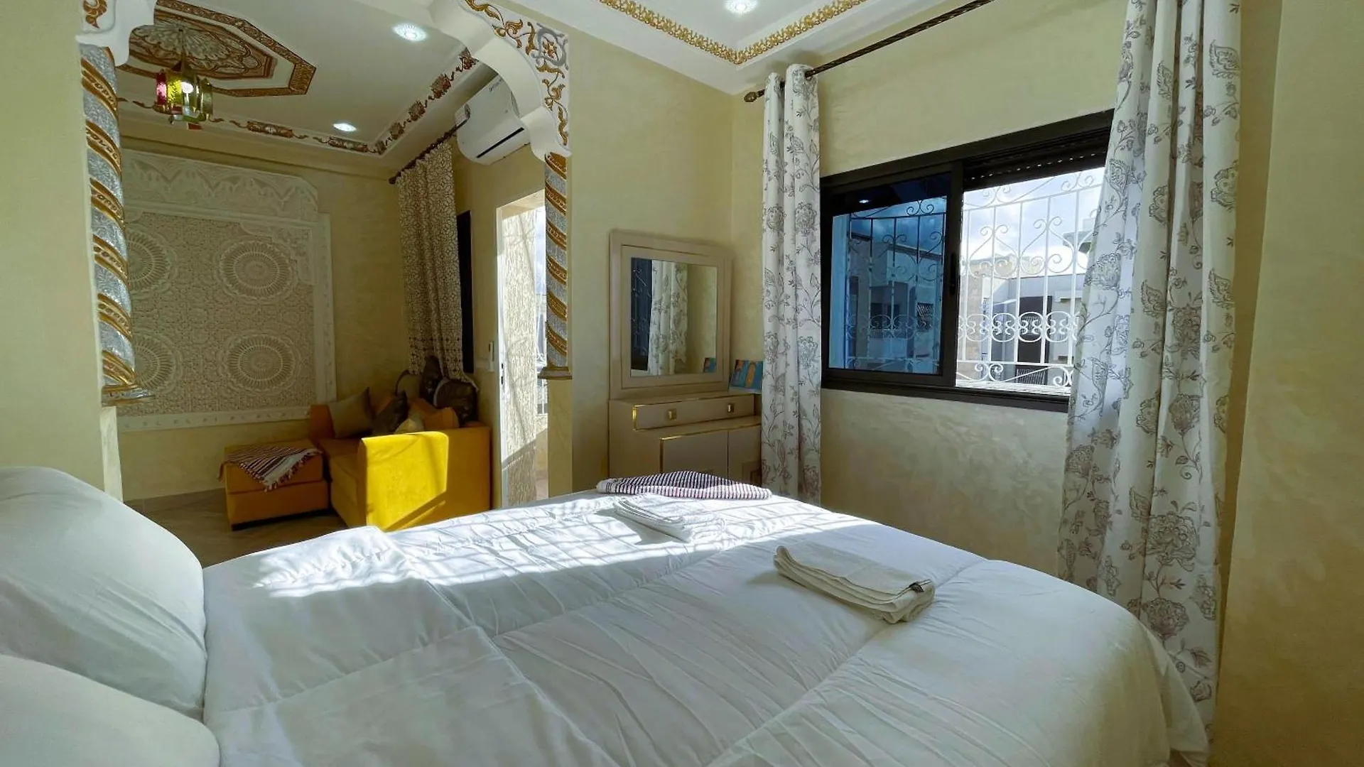 شقه معاصره ب لمسة مغربيه في فاس Apartment