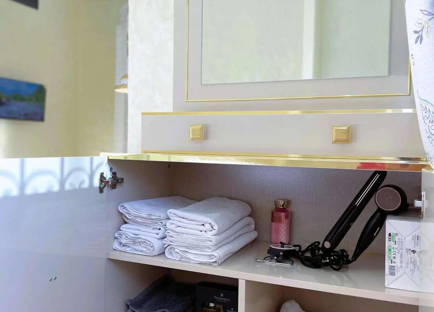 شقه معاصره ب لمسة مغربيه في فاس Apartment  Fes